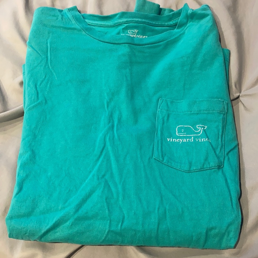 boys large vineyard vines in good quality turquoise/green